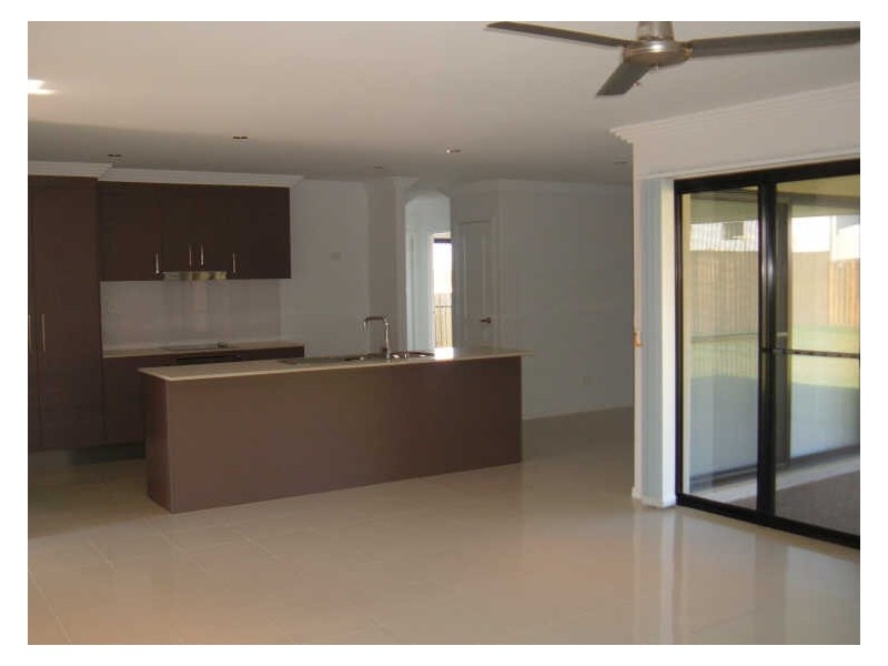 4 Bay Breeze Close, Wondunna QLD 4655