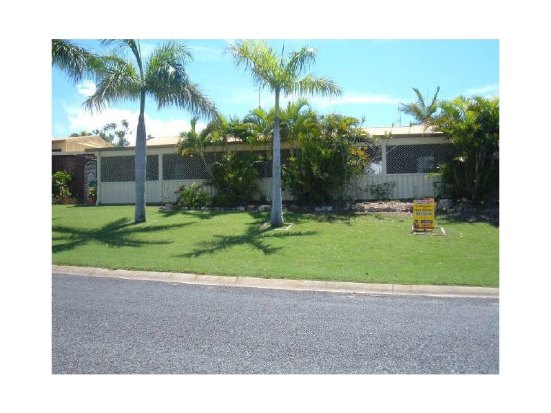 108 Lauren Street, Urangan QLD 4655