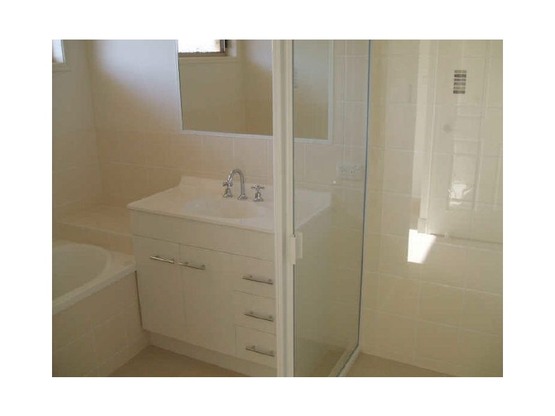 92 Wattle Street, Point Vernon QLD 4655