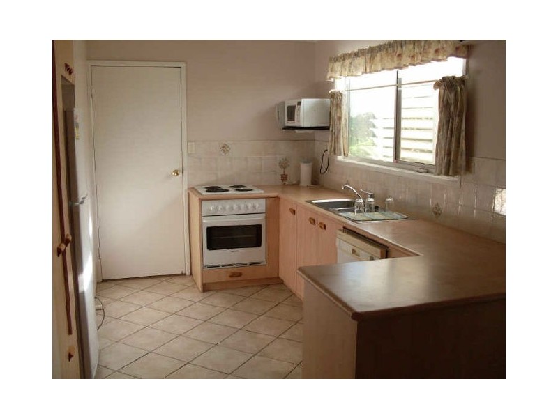 30 Gibbs Street, Urangan QLD 4655