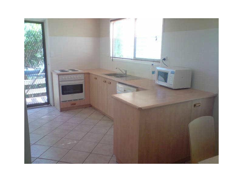 30 Gibbs Street, Urangan QLD 4655