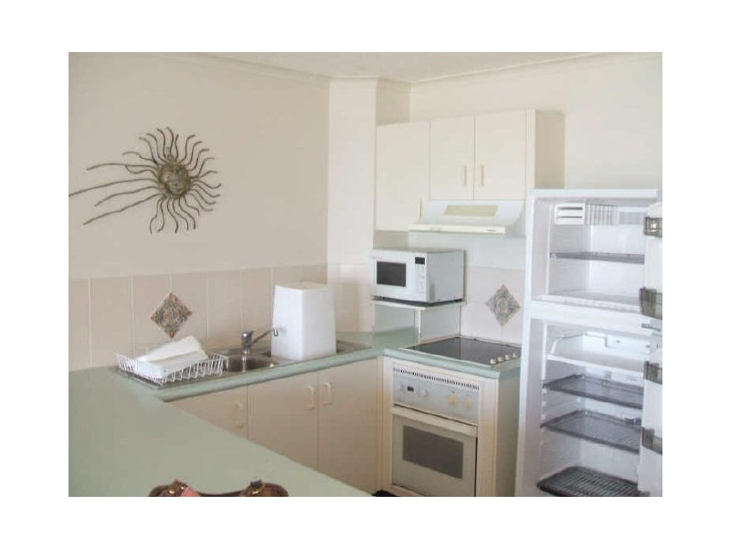 77/1 Buccaneer Drive, Urangan QLD 4655