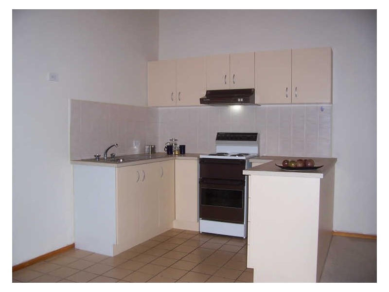 4/4 Pilot Street, Urangan QLD 4655