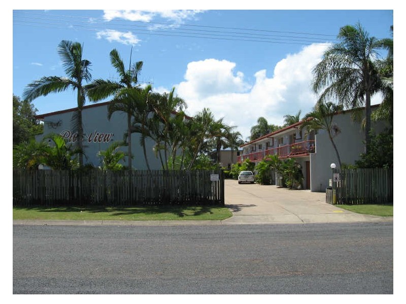 4/4 Pilot Street, Urangan QLD 4655