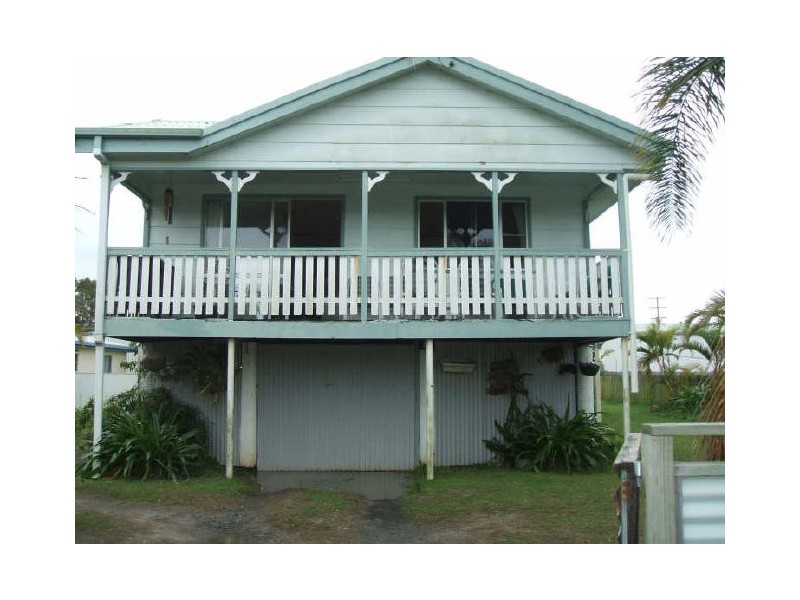 127 Pulgul Street, Urangan QLD 4655