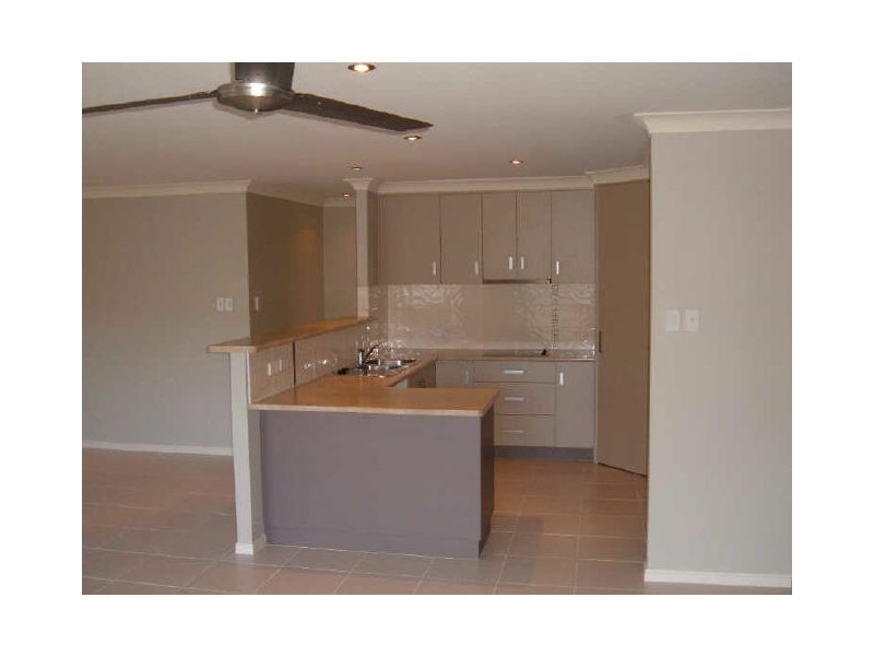 8/63 McLiver Street, Kawungan QLD 4655