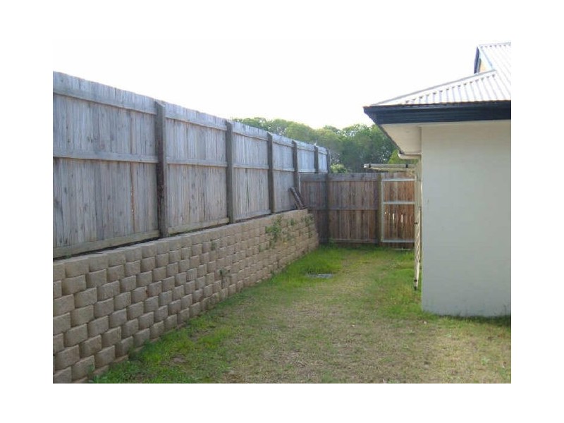 8/63 McLiver Street, Kawungan QLD 4655