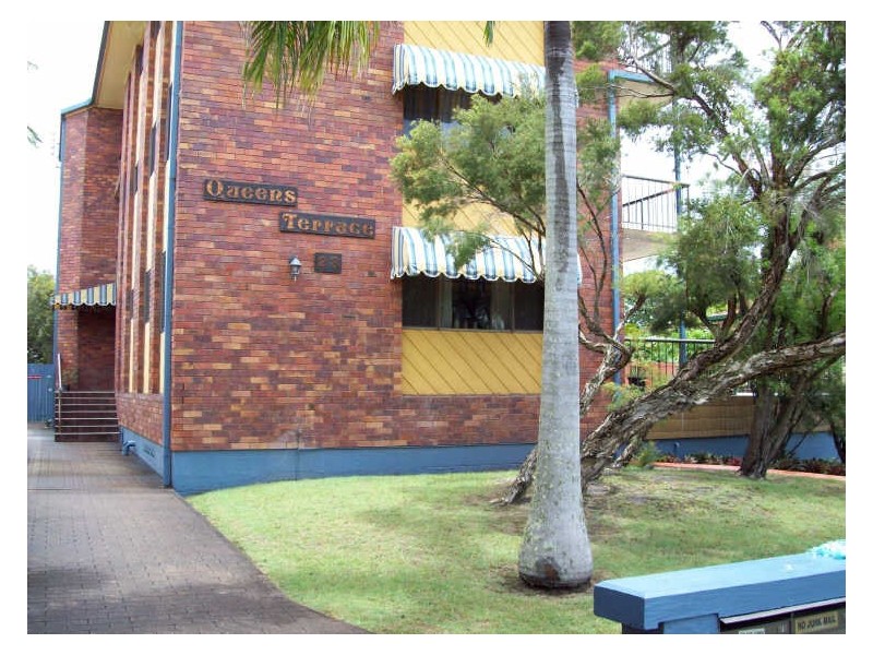2/23 Queens Road, Scarness QLD 4655