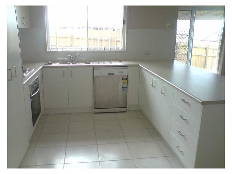 8 Steel Street, Wondunna QLD 4655