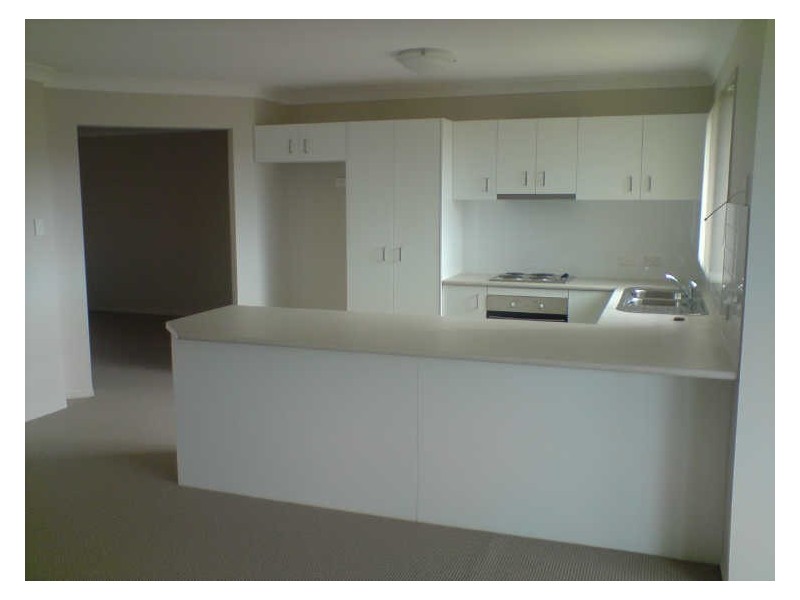 8 Steel Street, Wondunna QLD 4655