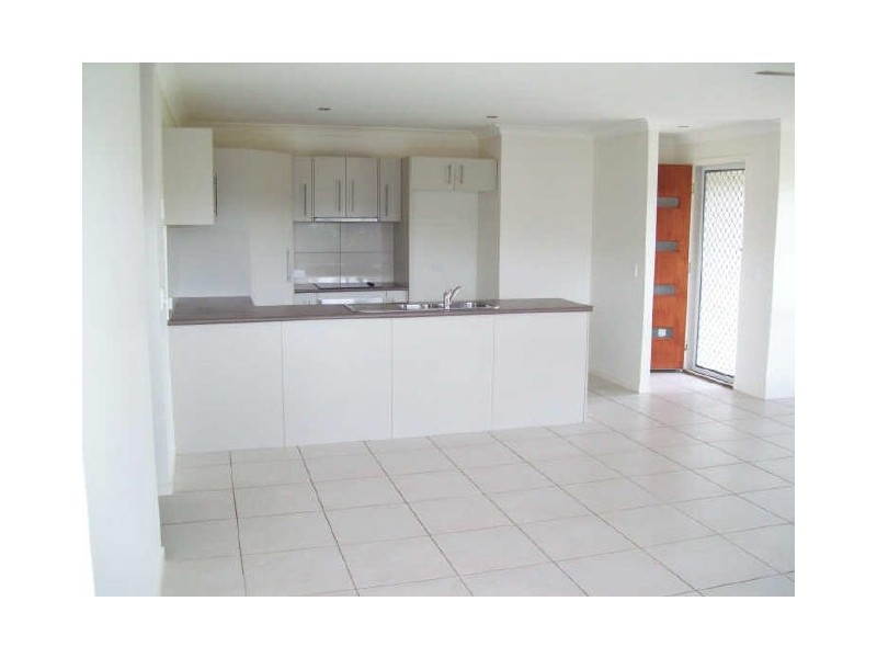 2/12 Yarrilee Circuit, Dundowran QLD 4655