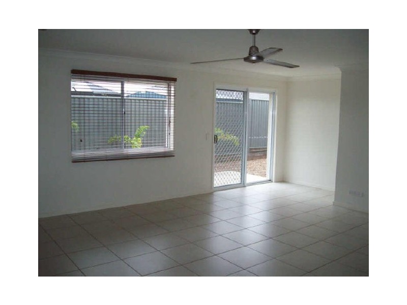 2/12 Yarrilee Circuit, Dundowran QLD 4655