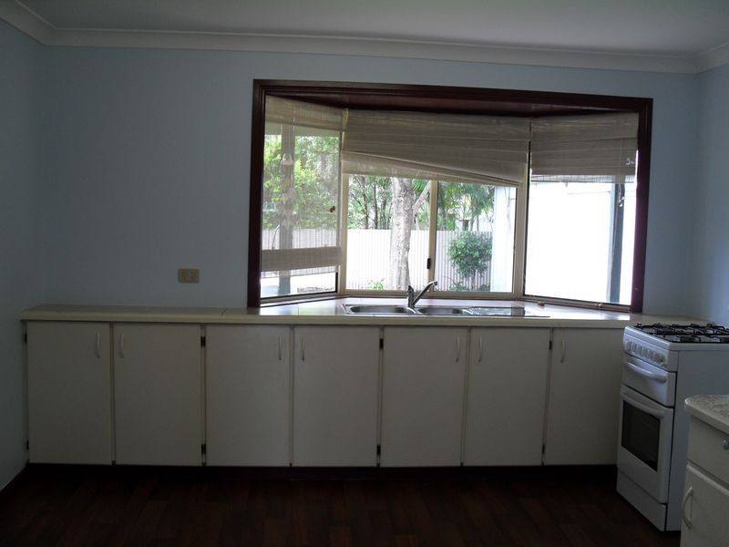 52 Drummond Street, Urangan QLD 4655