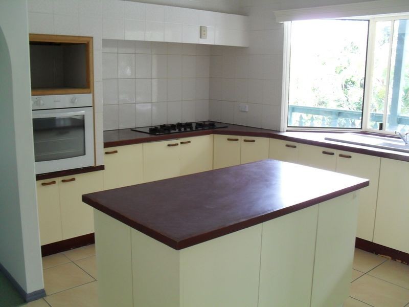 52 Drummond Street, Urangan QLD 4655