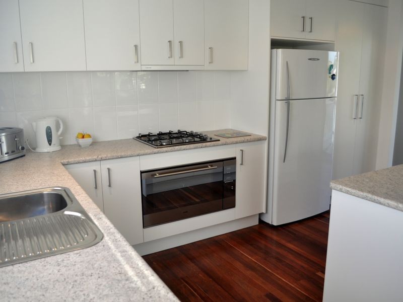 127 Pulgul Street, Urangan QLD 4655