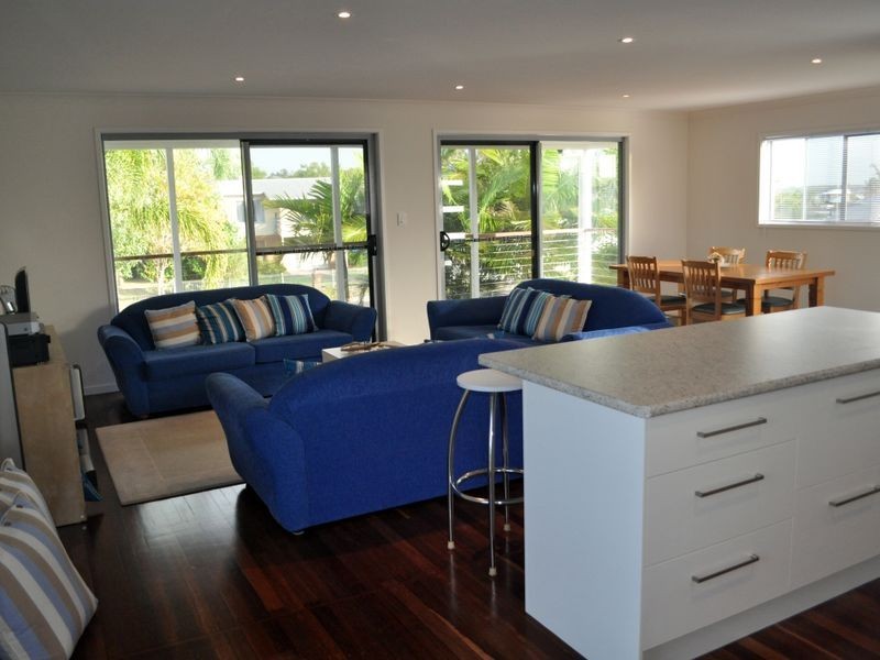 127 Pulgul Street, Urangan QLD 4655