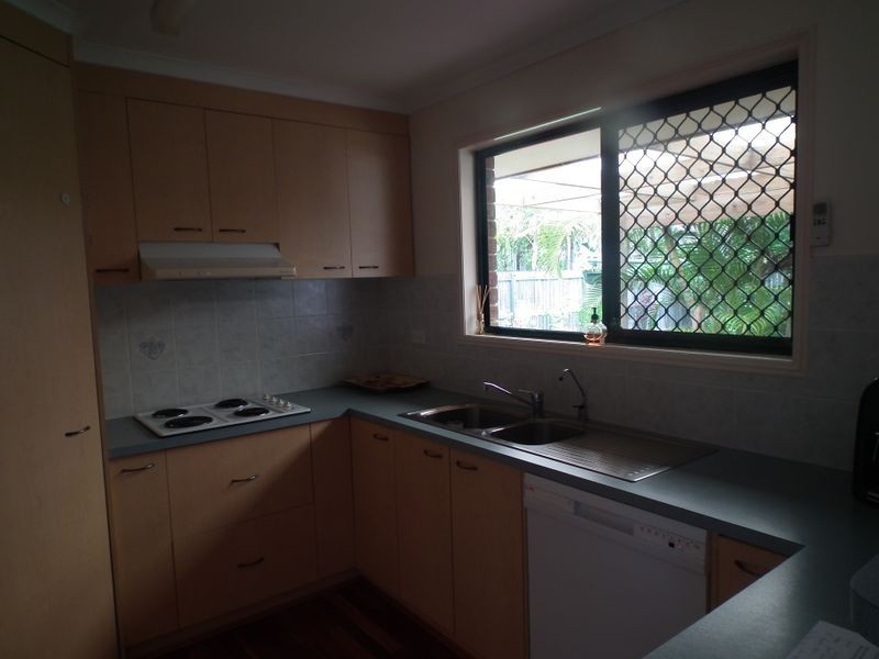 4 Figbird Close, Eli Waters QLD 4655