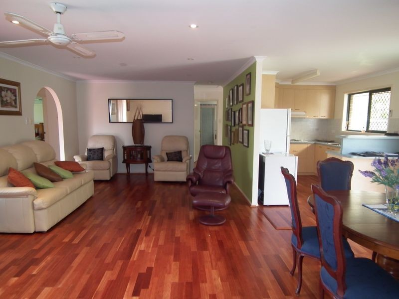 4 Figbird Close, Eli Waters QLD 4655