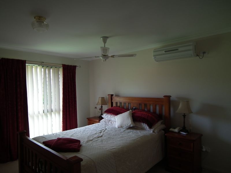 4 Figbird Close, Eli Waters QLD 4655