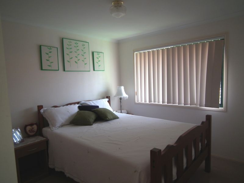 4 Figbird Close, Eli Waters QLD 4655