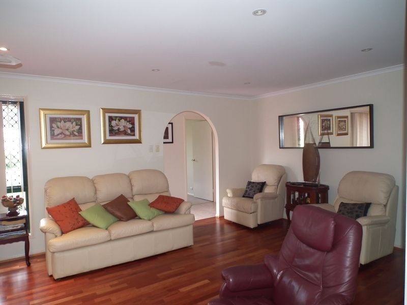 4 Figbird Close, Eli Waters QLD 4655