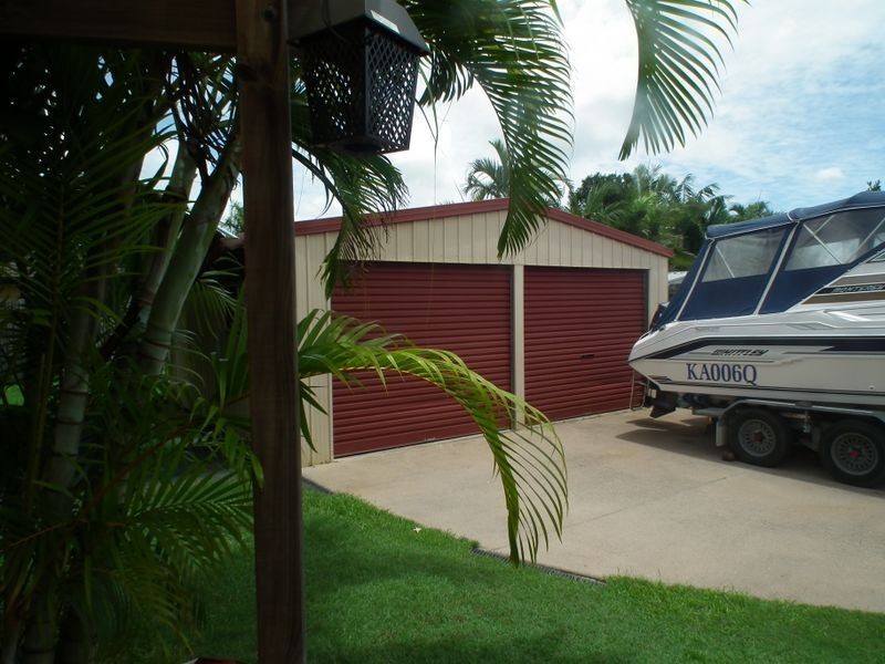 4 Figbird Close, Eli Waters QLD 4655