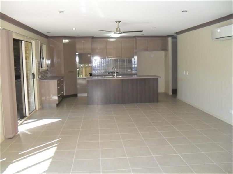 1 King Henry Court, Torquay QLD 4655