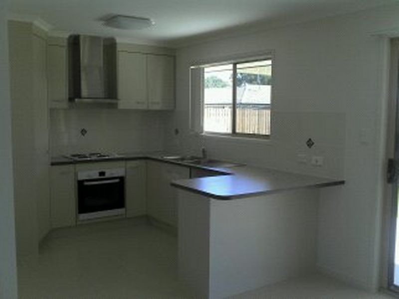 6 Jewel Court, Urangan QLD 4655