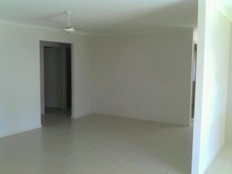 6 Jewel Court, Urangan QLD 4655