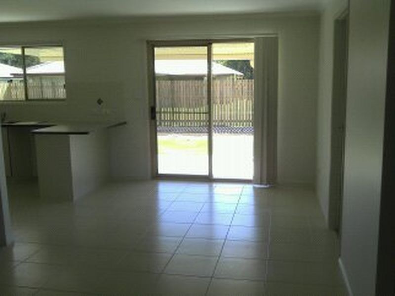 6 Jewel Court, Urangan QLD 4655