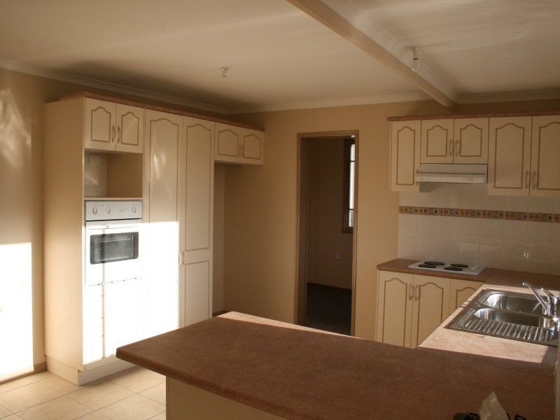 7 James Street, Howard QLD 4659