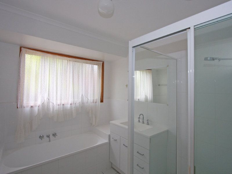 2 Meledie Avenue, Kawungan QLD 4655