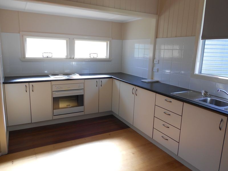 67 Chapel Road, Nikenbah QLD 4655