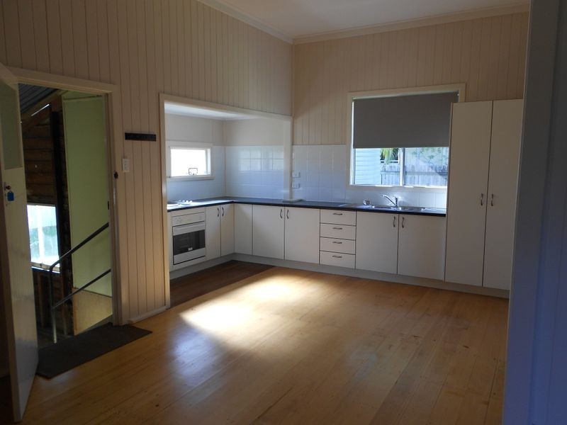 67 Chapel Road, Nikenbah QLD 4655