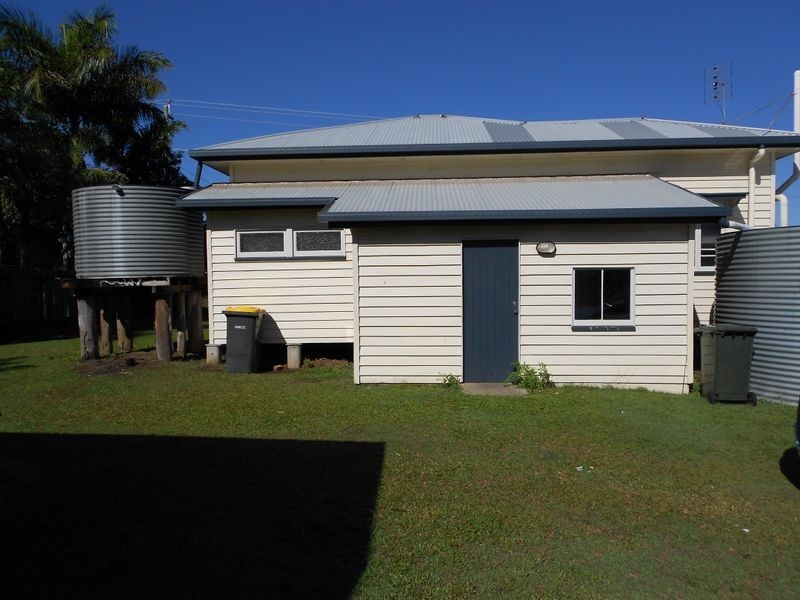 67 Chapel Road, Nikenbah QLD 4655