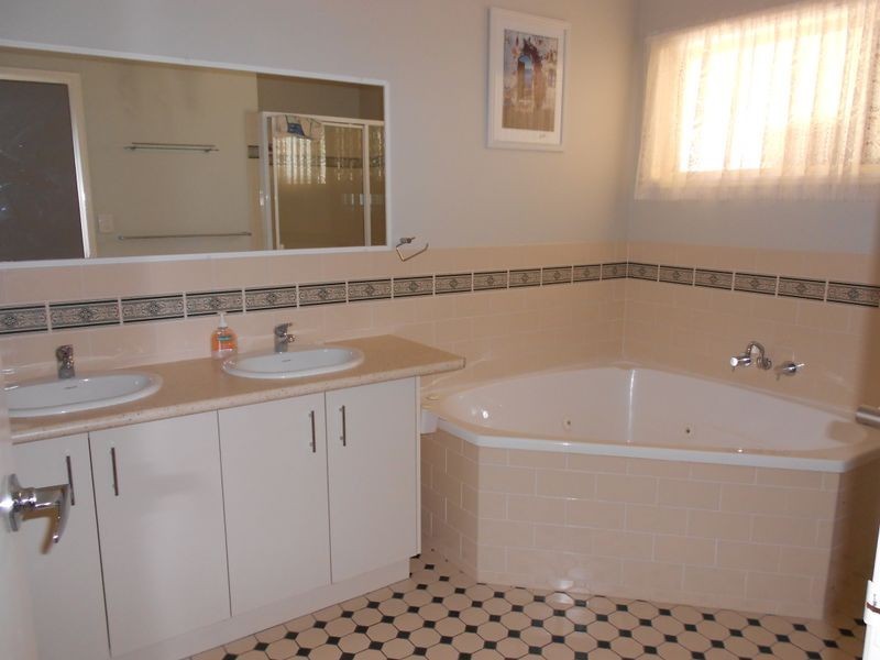 4/415 Boat Harbour Drive, Torquay QLD 4655