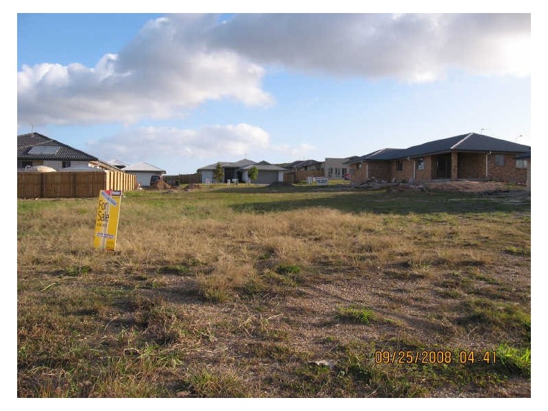 14 Beagle Ave, Nikenbah QLD 4655