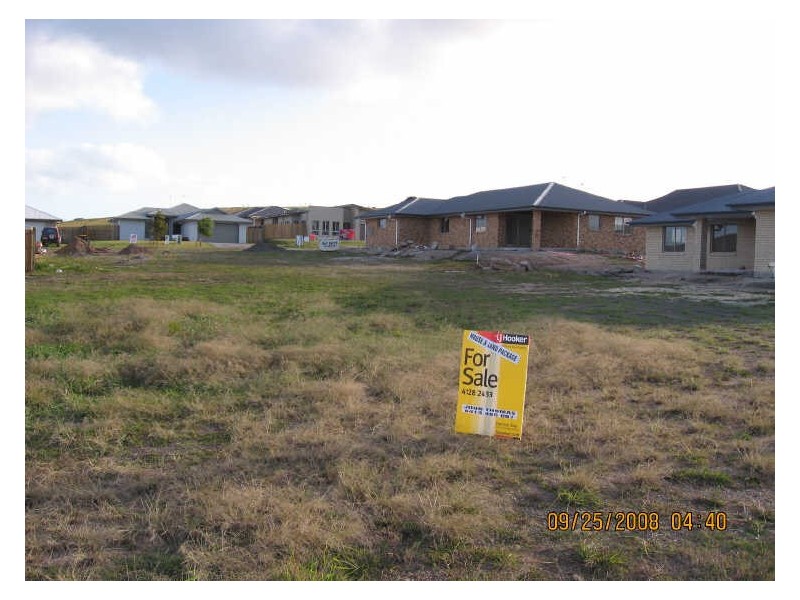 14 Beagle Ave, Nikenbah QLD 4655