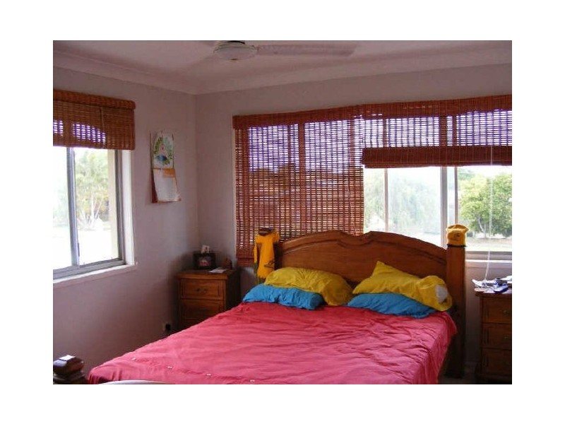 Point Vernon QLD 4655