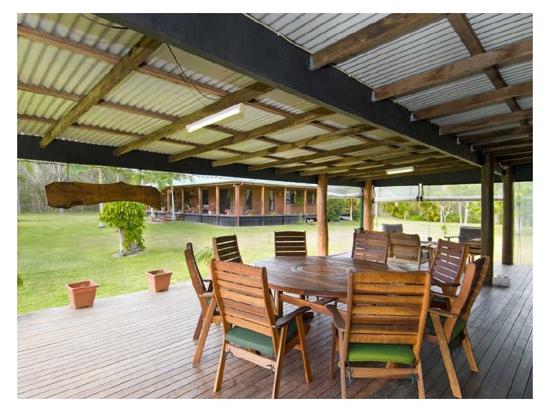 25 Shore Road, Booral QLD 4655