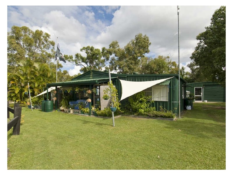 25 Shore Road, Booral QLD 4655