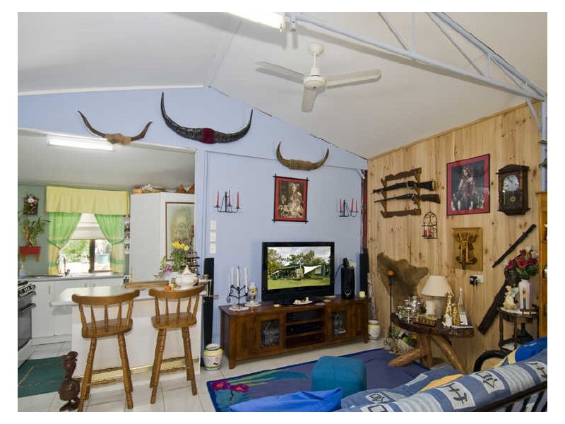 25 Shore Road, Booral QLD 4655