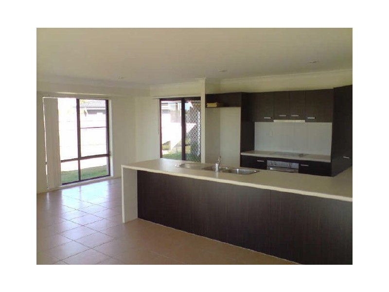 10 Golden Grove, Eli Waters QLD 4655