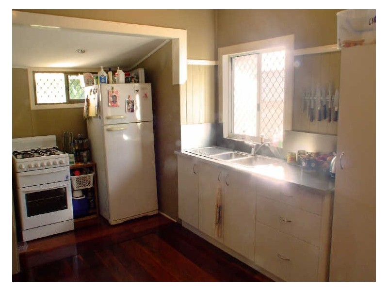 49 King Street, Urangan QLD 4655