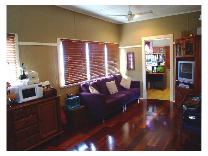 49 King Street, Urangan QLD 4655