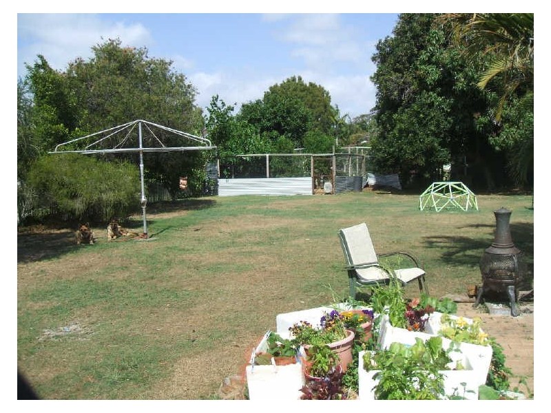 49 King Street, Urangan QLD 4655