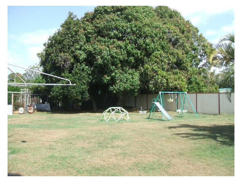49 King Street, Urangan QLD 4655