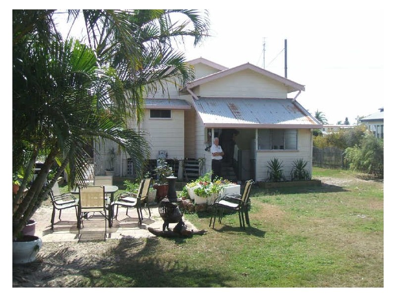 49 King Street, Urangan QLD 4655