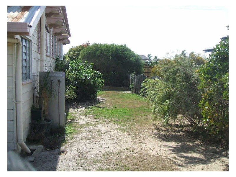 49 King Street, Urangan QLD 4655