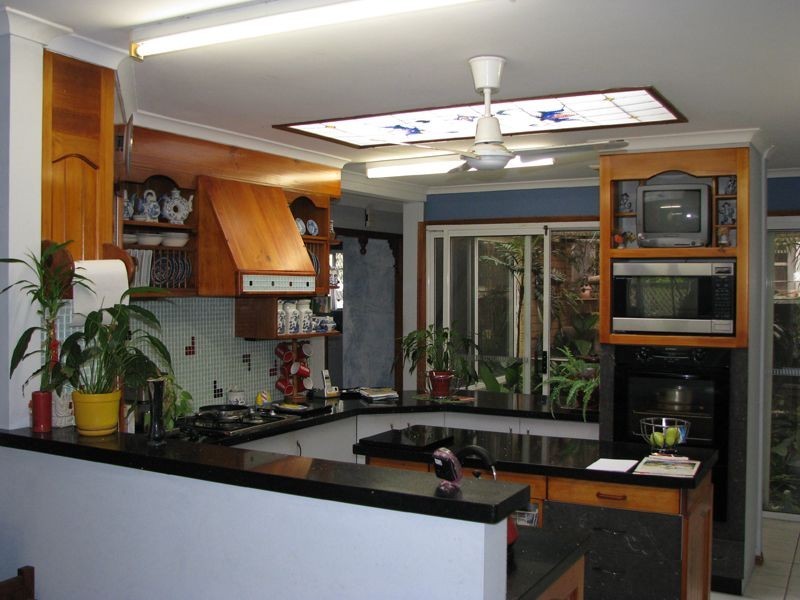 2 William Street, Urangan QLD 4655